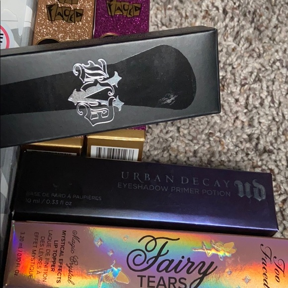 Empty boxes - Picture 7 of 8